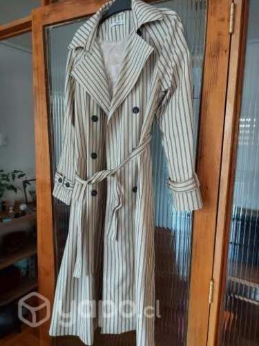 Abrigo marca Mango impecable