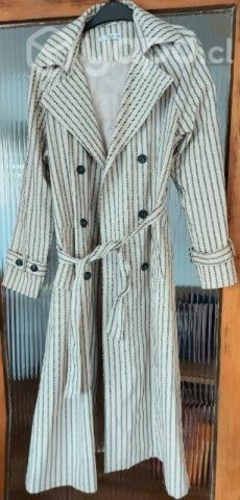 Abrigo marca Mango impecable