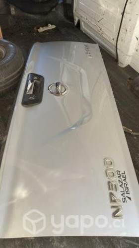 Portalon Nissan np300 impecable