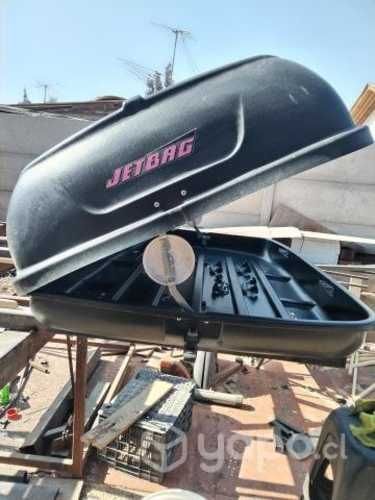 Cúpula porta equipaje casi nueva grande y espacio.