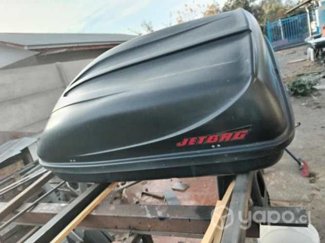 Cúpula porta equipaje casi nueva grande y espacio.