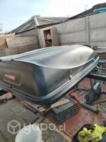 Cúpula porta equipaje casi nueva grande y espacio.