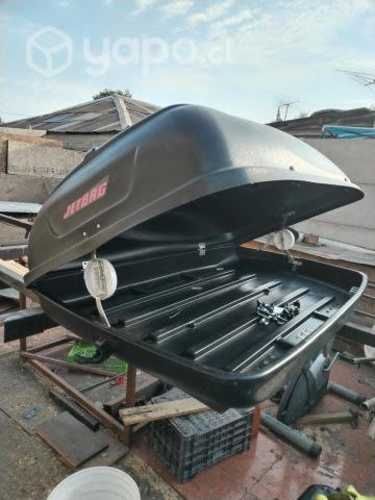 Cúpula porta equipaje casi nueva grande y espacio.