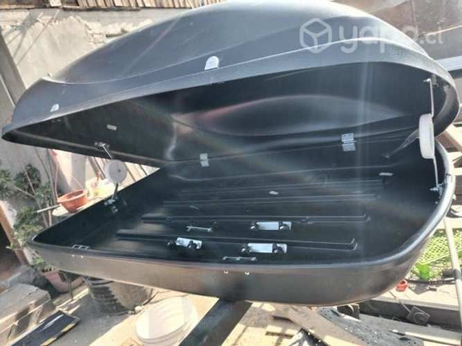 Cúpula porta equipaje casi nueva grande y espacio.