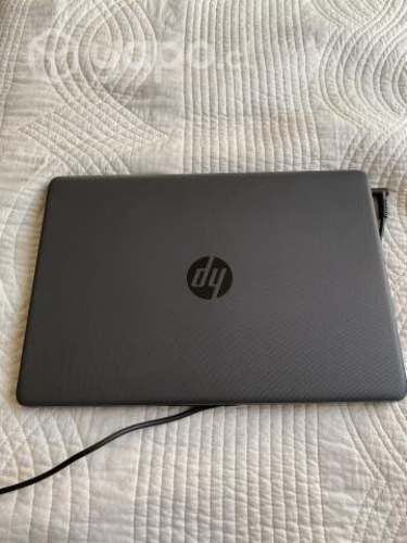 Notebook HP nuevo color gris oscuro