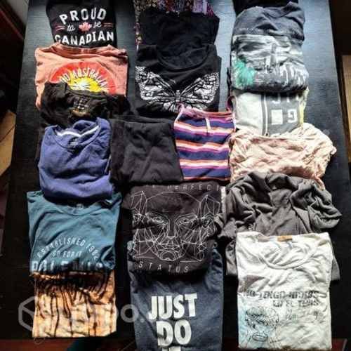 Fardo de ropa/ 19 poleras