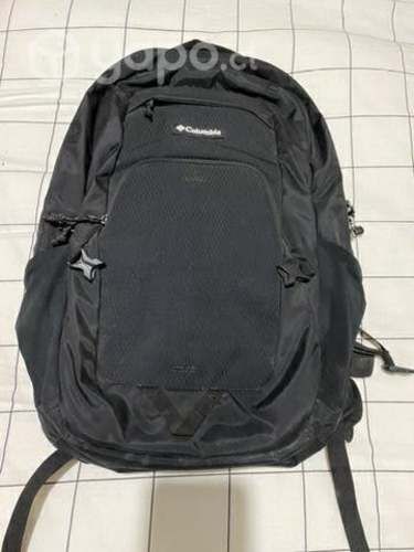 Mochila columbia impecable