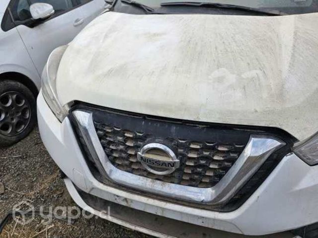 Mascara nissan kicks