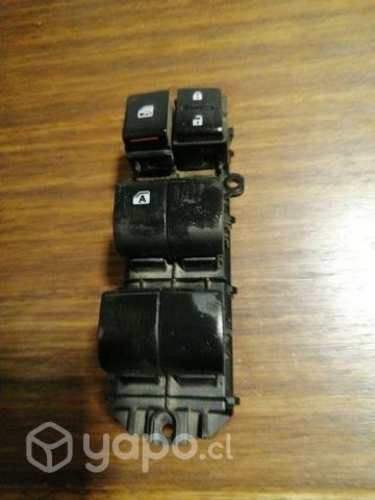 Comando de alza vidrio toyota new hilux 2.4 2016