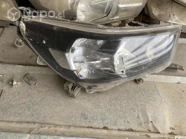 Óptico Toyota hilux 2022