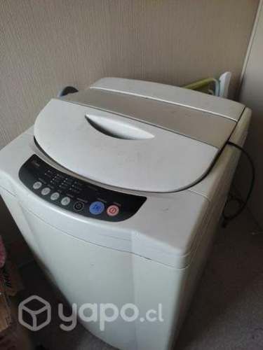 Lavadora Mademsa funciona lavado y poco centrífuga