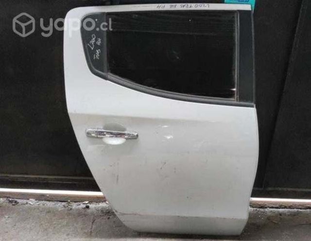 Puerta trasera derecha mitsubishi l200