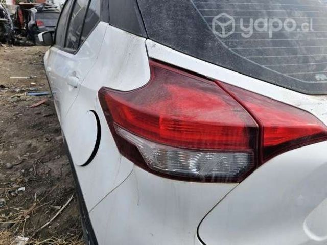 Foco trasero nissan kicks 2019