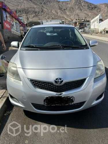 Toyota Yaris 2011 Full