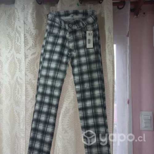 Pantalon Nuevo elasticado talla 14/16