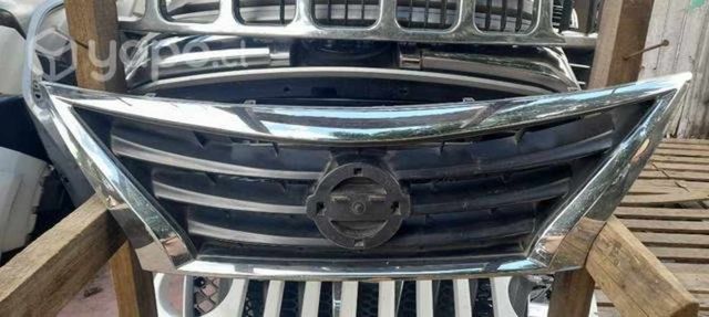 Versa 2018 impecable mascarilla