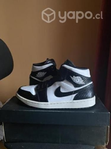 Jordan 1 Mid SE 9.5Us-43eur