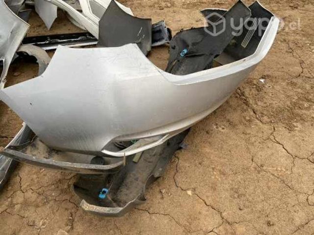 Parachoque Toyota yaris sedan 2020