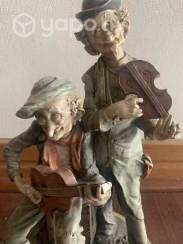 Figura porcelana Guseppe Armani Músicos.