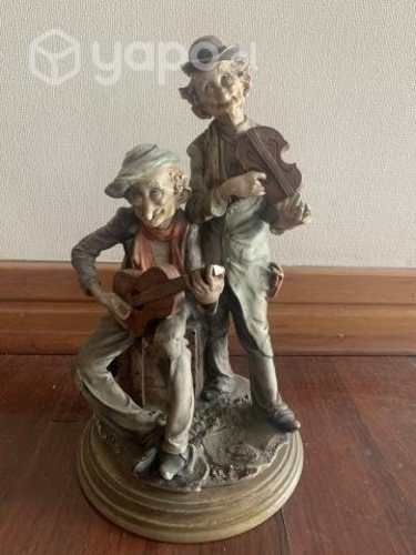 Figura porcelana Guseppe Armani Músicos.