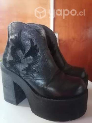 hermosos botines C moran número 37.