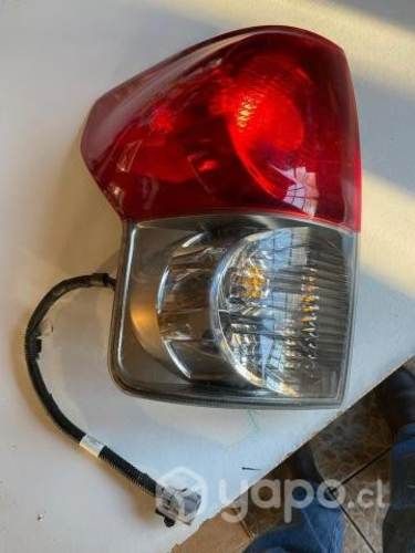 Farol Trasero Izquierdo Toyota Tundra 2010-2013