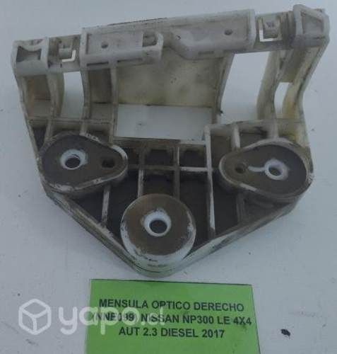 Ménsula Óptico Derecho (NNE099) Nissan NP300 LE