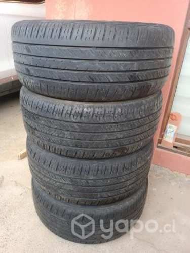 Neumáticos 215/50/17