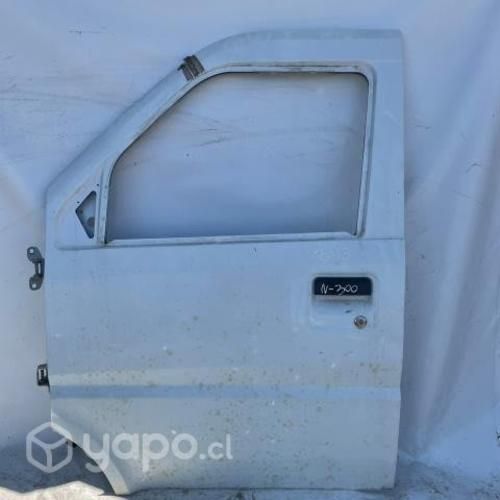 Puerta delantera izquierda Chevrolet N300 2015