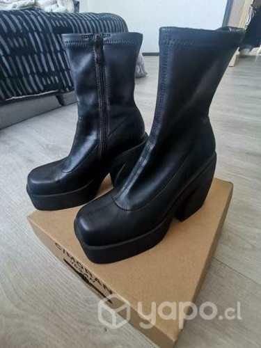 Botas c/moran nuevas