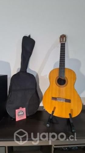 Guitarra Yamaha C40