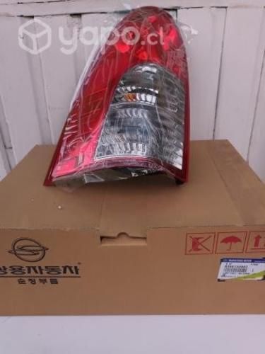 Farol Trasero izquierdo Actyon Punta Tiburon