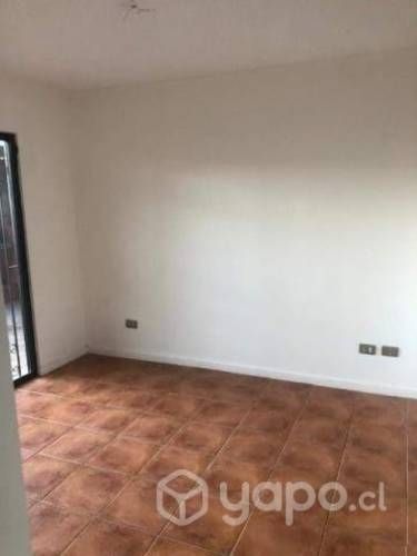 Se arrienda casa en condominio