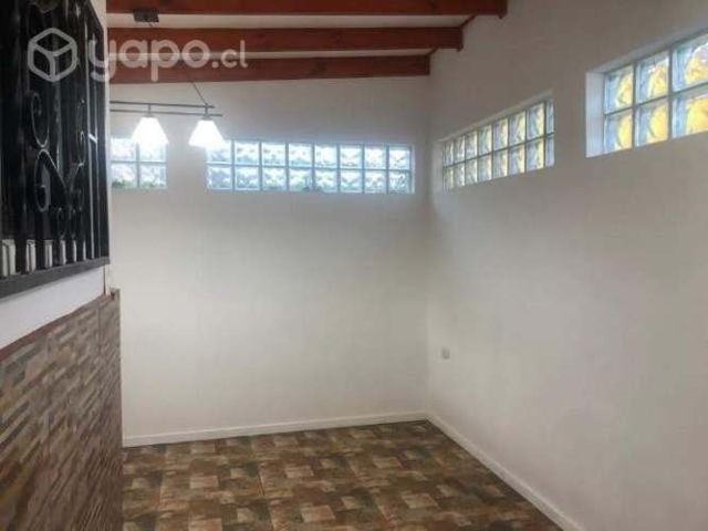 Se arrienda casa en condominio