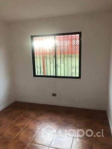 Se arrienda casa en condominio