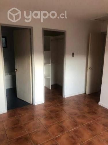 Se arrienda casa en condominio