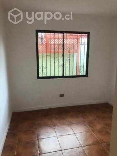 Se arrienda casa en condominio