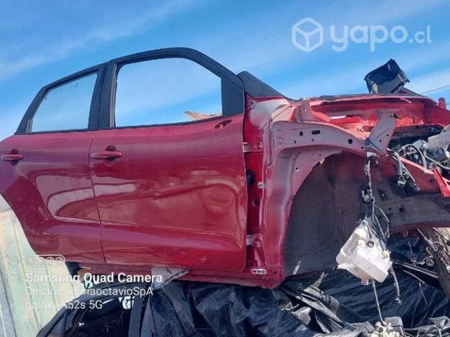 Puerta delantera derecha suzuki new baleno