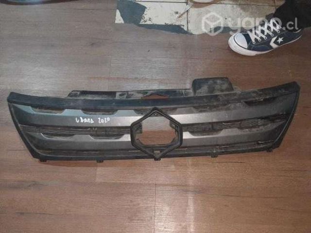 Suzuki vitara 2021 mascara con cubre chapa