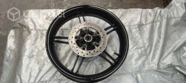 Llanta o rueda Yamaha R15 yzfr15 casi nueva