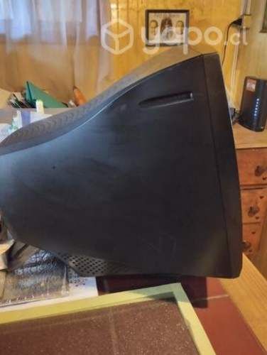 Impresora hp y monitor y lampara de escritorio