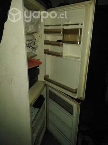 Frezer mitad refrigerador
