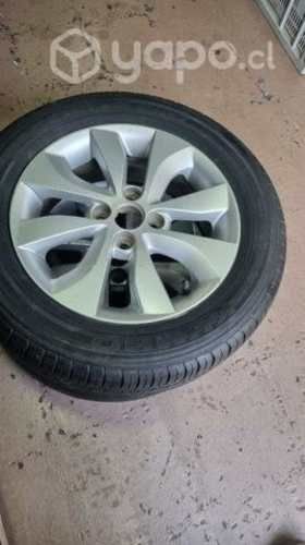 Llanta con neumatico kia rio 5