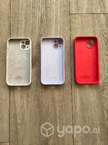 3 carcasas silicona IPhone 13