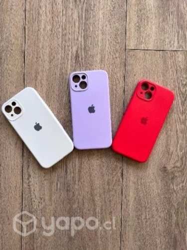 3 carcasas silicona IPhone 13