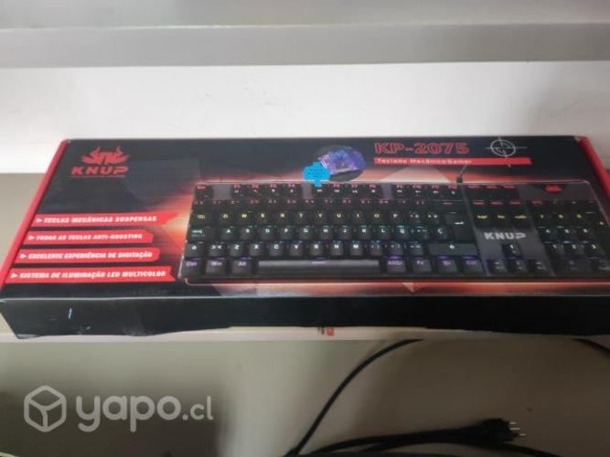 Teclado gamer mecánico