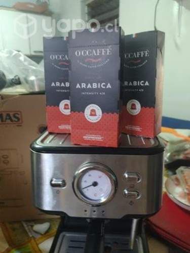 Cafetera más 7 caja de cápsulas de café
