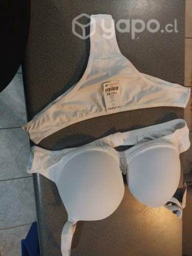 Ropa interior brasileña