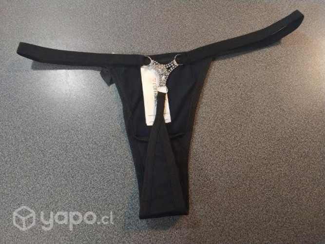 Ropa interior brasileña