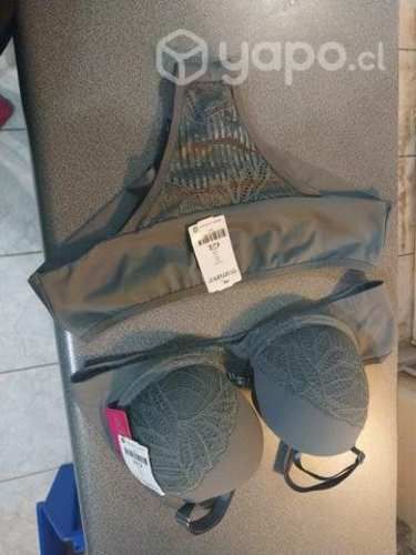 Ropa interior brasileña